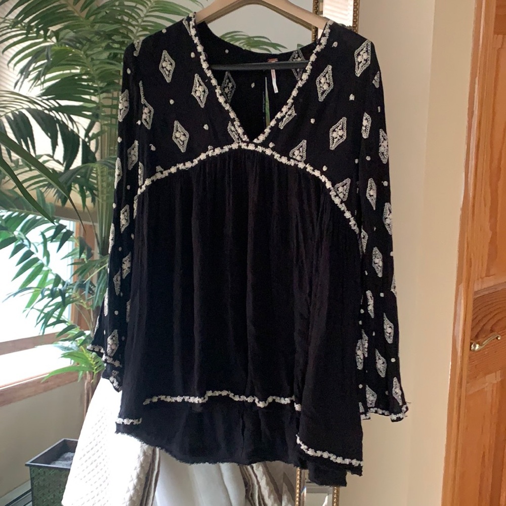 NWOT FREE PEOPLE SWING TOP